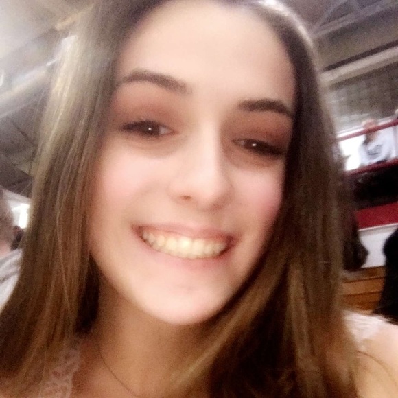 Meet your Posher, Caley - Picture 1 of 1